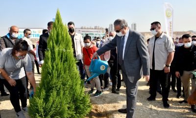 Geçtiğimiz yıl Cumhurbaşkanı Recep Tayyip Erdoğan’ın himayesinde Tarım ve Orman Bakanlığı ile Orman Genel Müdürlüğü’nün koordinasyonunda başlatılan ‘Geleceğe Nefes’ kampanyası, bu yıl da 11 Kasım saat 11.11’de 81 il ve 922 ilçede aynı anda gerçekleştirildi.